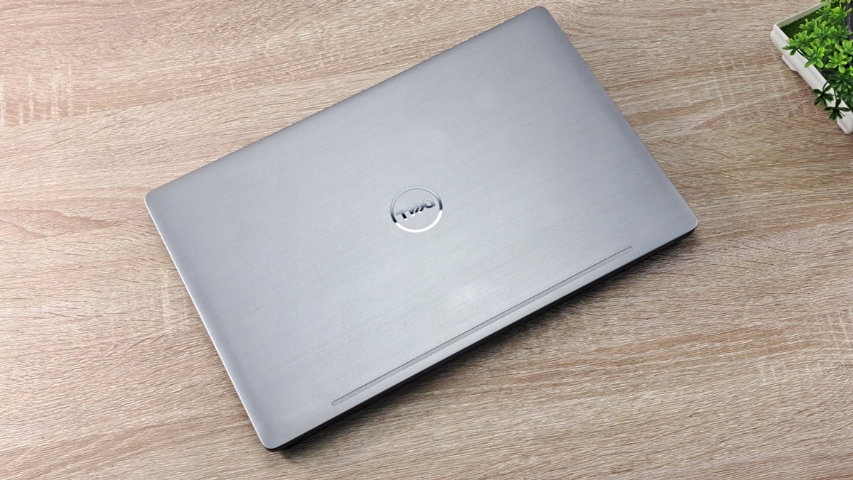 „Dell Latitude 5500“ ultrabookas i5 8-osios kartos QUAD 64 GB 512 SSD NVMe 15,6 colių FHD W11 - Image 4