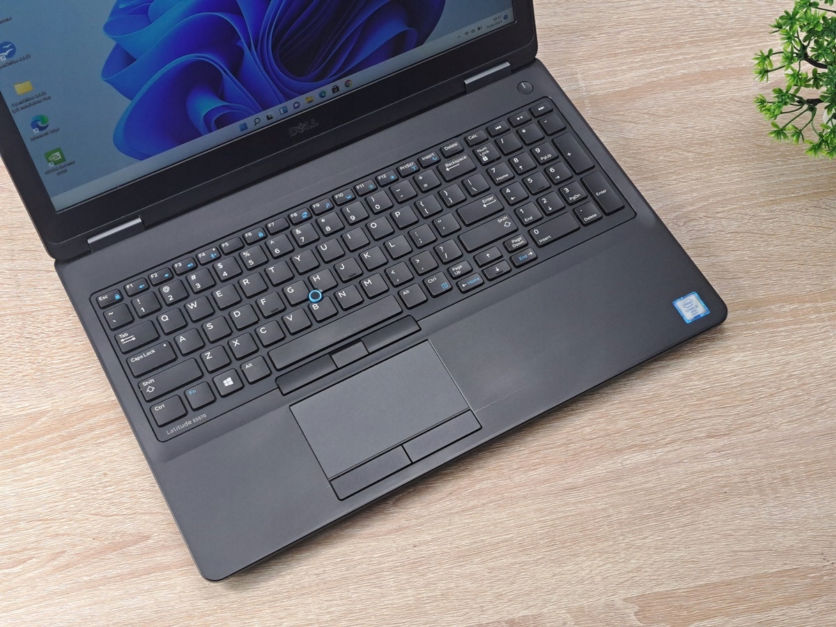 „Dell Latitude“ 15,6 colių i5 16 GB 256 SSD W11 „Ultrabook“ - Image 4