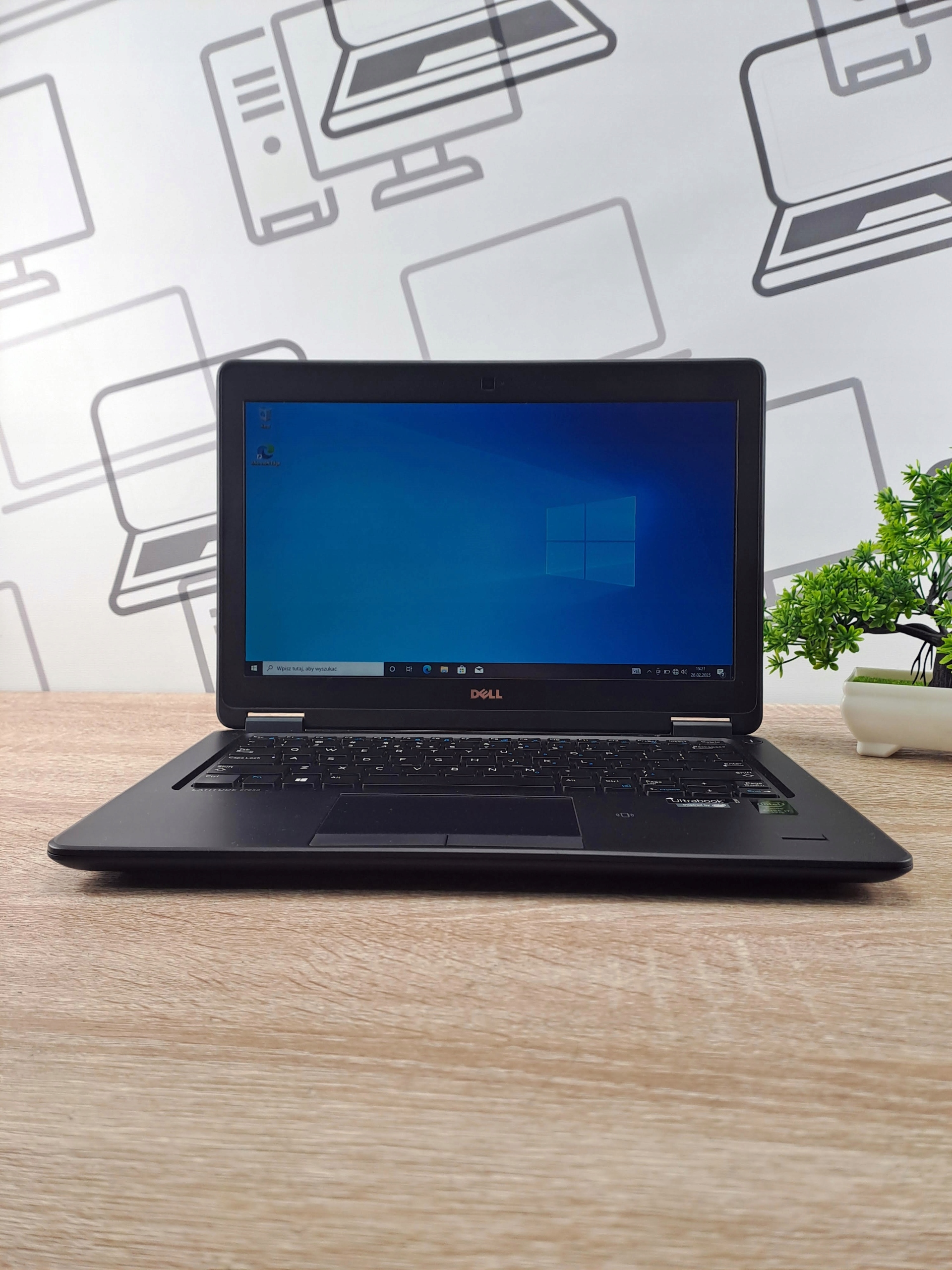 Mažas, lengvas „Dell E7250 Ultrabook i5“ 8 GB 256 GB SSD WIN10 - Image 2