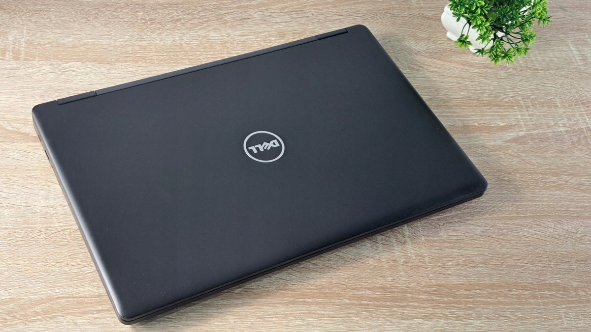 „Dell Latitude 5580“ ultrabookas i5 32 GB 1 TB SSD 15,6 colių FullHD WIN10 - Image 6