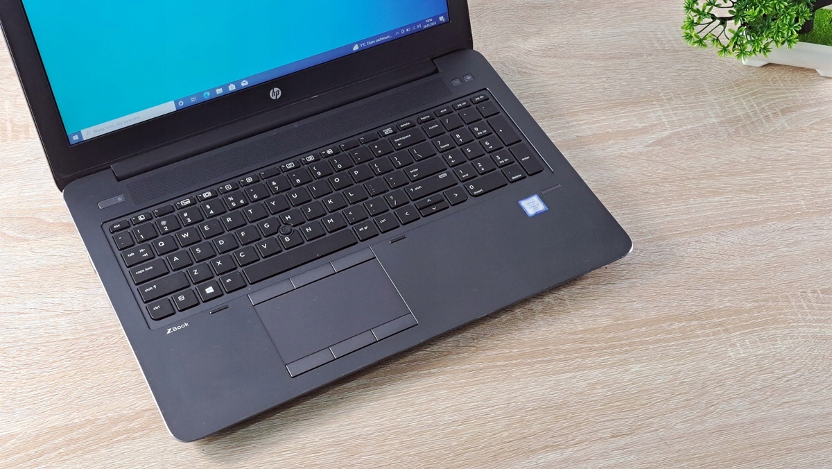 HP ZBook 15 G3 i7-6820HQ 8 GB 256 GB SSD FHD QUADRO M2000 4 GB W11 - Image 7