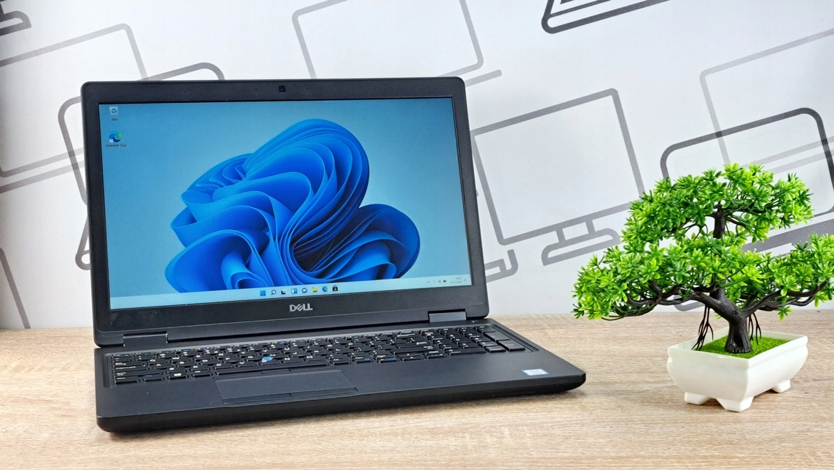 „Dell Latitude 5590“ ultrabookas i5 8-osios kartos QUAD 64 GB 128 GB SSD NVMe 15,6 colių FHD W11 - Image 3