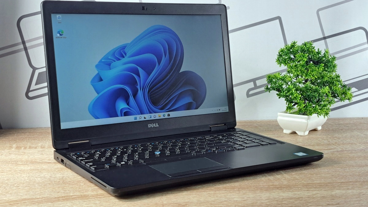 „Dell Latitude 5580“ ultrabookas i5 32 GB 1 TB SSD 15,6 colių FullHD WIN10 - Image 3