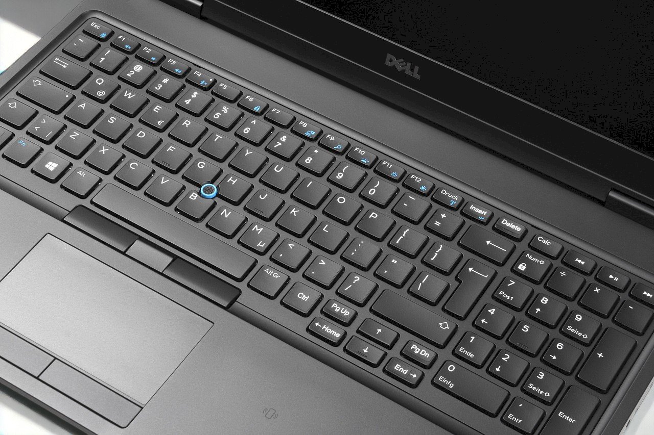 „Dell Latitude 5590“ ultrabookas i5 8-osios kartos QUAD 64 GB 128 GB SSD NVMe 15,6 colių FHD W11 - Image 13